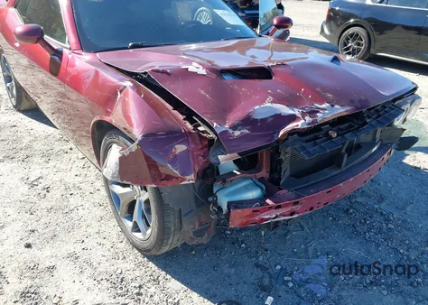 2017 Dodge Challenger Sxt z USA, uszkodzony, nr VIN 2C3CDZAG6HH580853